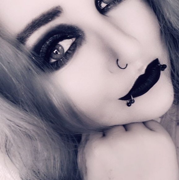 Meet your Posher, Cassandrah - Picture 6 of 15